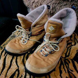Columbia Soft Boots Brown sz 9